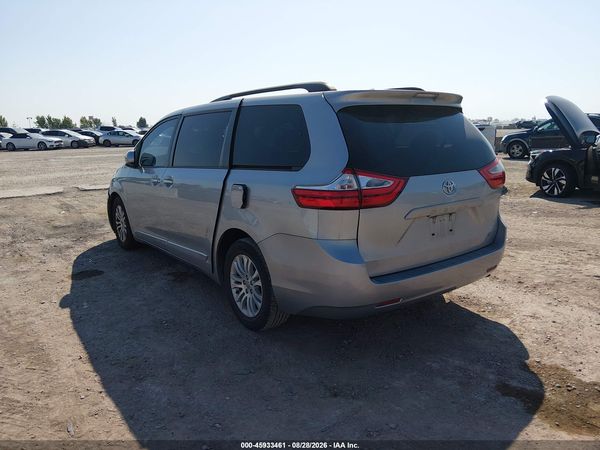 2017 TOYOTA SIENNA XLE 8 PASSENGER — I3
