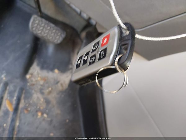 2017 TOYOTA SIENNA XLE 8 PASSENGER — I11