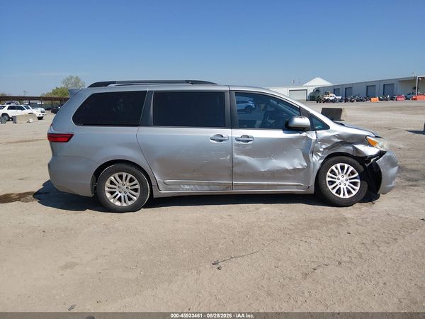 2017 TOYOTA SIENNA XLE 8 PASSENGER — I116
