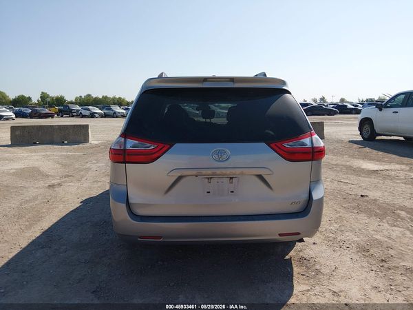 2017 TOYOTA SIENNA XLE 8 PASSENGER — I119