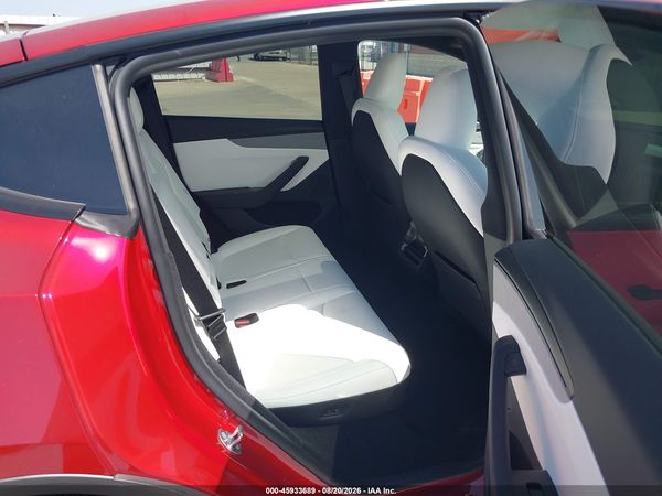 2026 TESLA MODEL Y