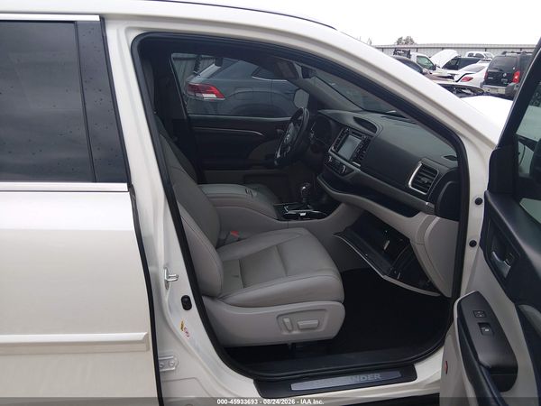 2019 TOYOTA HIGHLANDER LIMITED