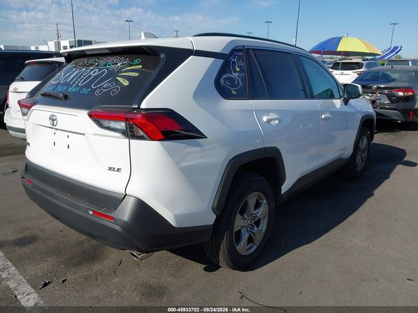 2025 TOYOTA RAV4 XLE — I4