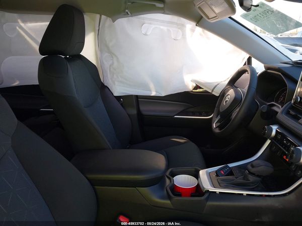 2025 TOYOTA RAV4 XLE — I5