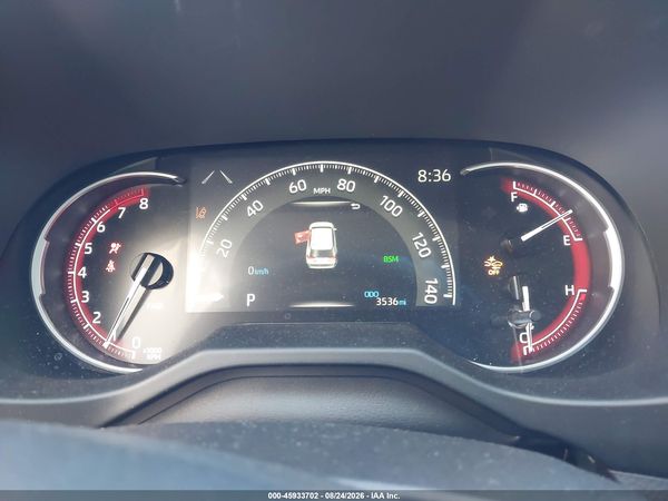 2025 TOYOTA RAV4 XLE — I7