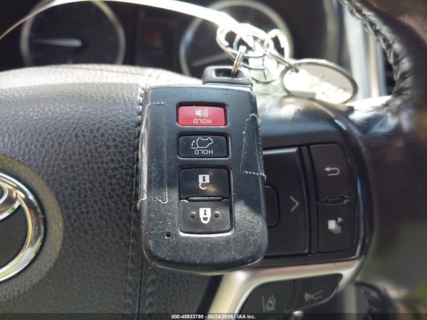 2019 TOYOTA HIGHLANDER XLE — I11