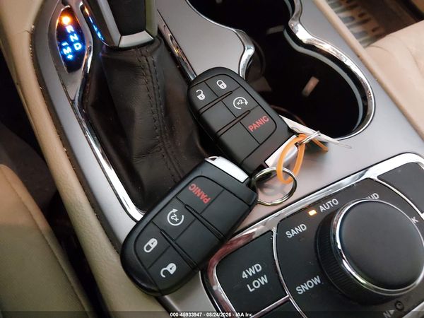2019 JEEP GRAND CHEROKEE LAREDO E 4X4