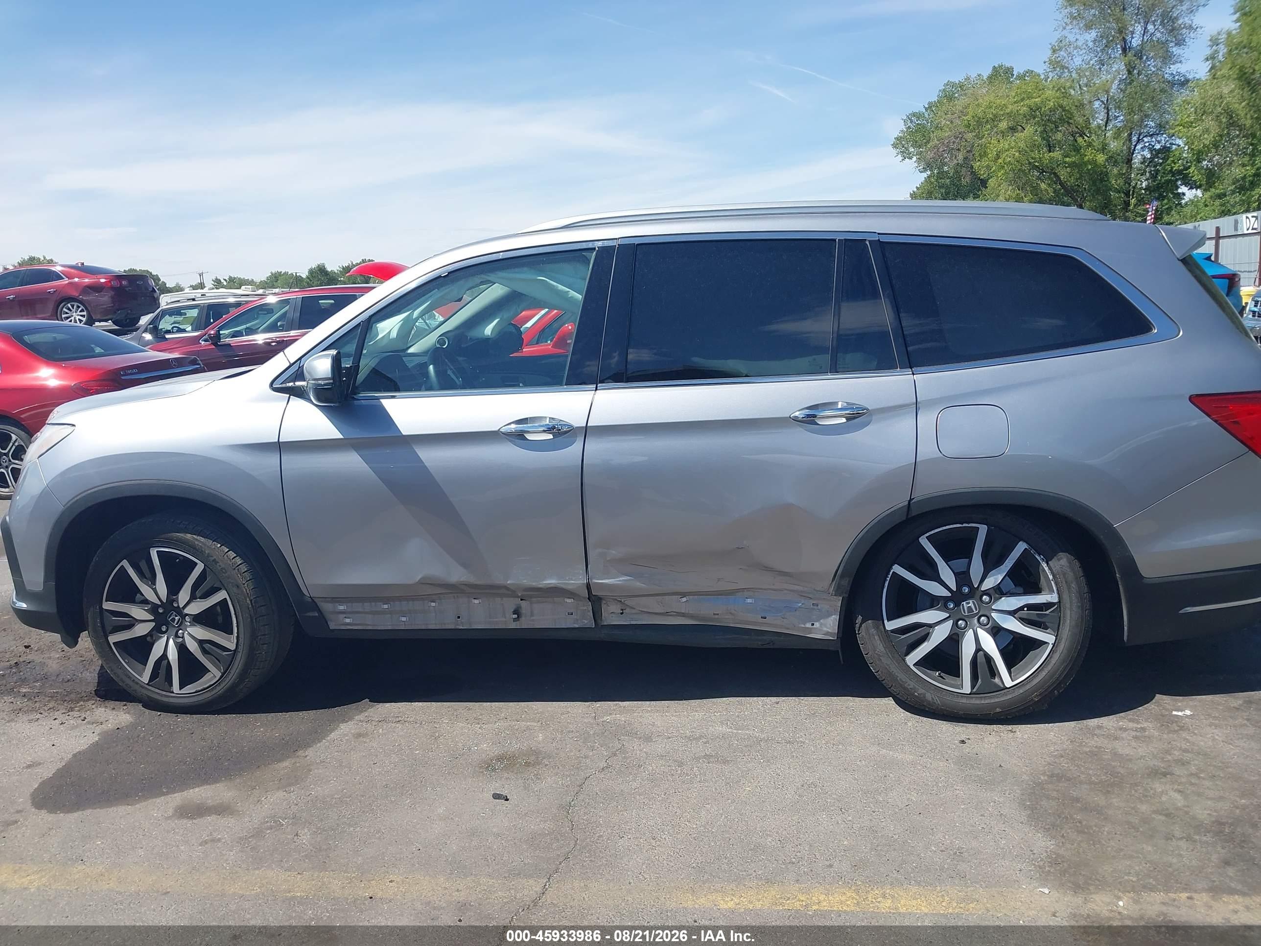 2020 HONDA PILOT AWD TOURING 8 PASSENGER
