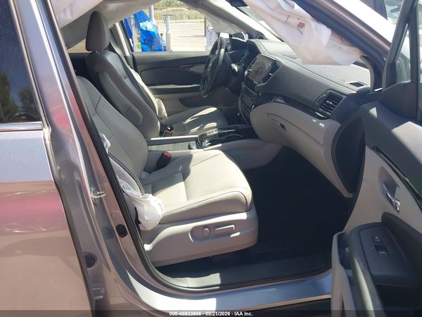 2020 HONDA PILOT AWD TOURING 8 PASSENGER