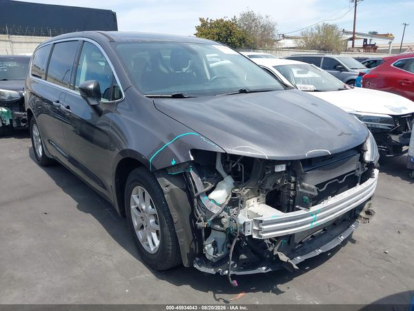 2017 CHRYSLER PACIFICA LX — I1