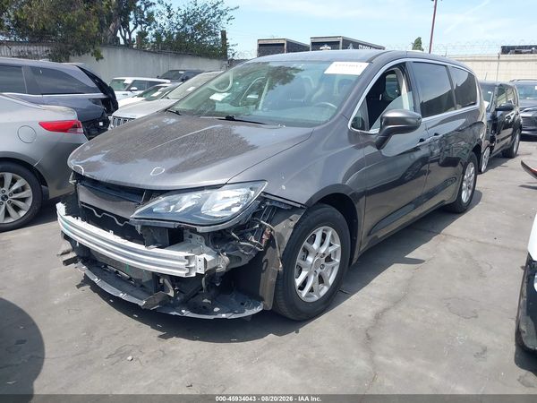 2017 CHRYSLER PACIFICA LX — I2
