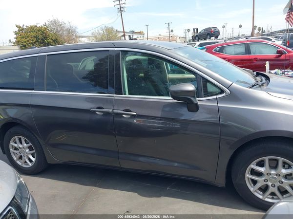 2017 CHRYSLER PACIFICA LX — I116