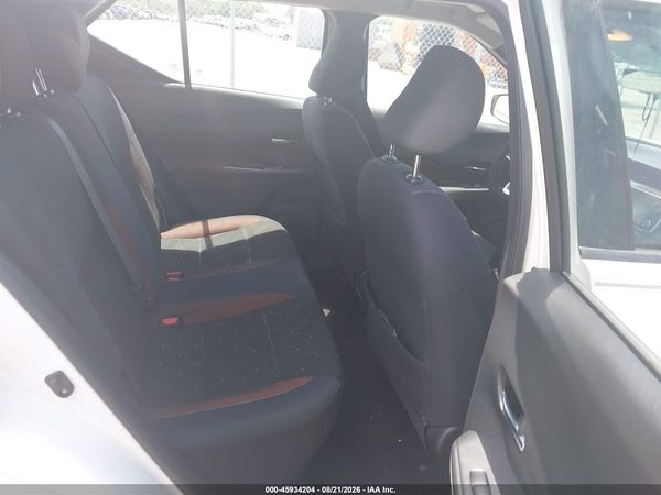 2019 NISSAN KICKS SR — I8