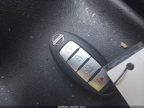 2019 NISSAN KICKS SR — I11