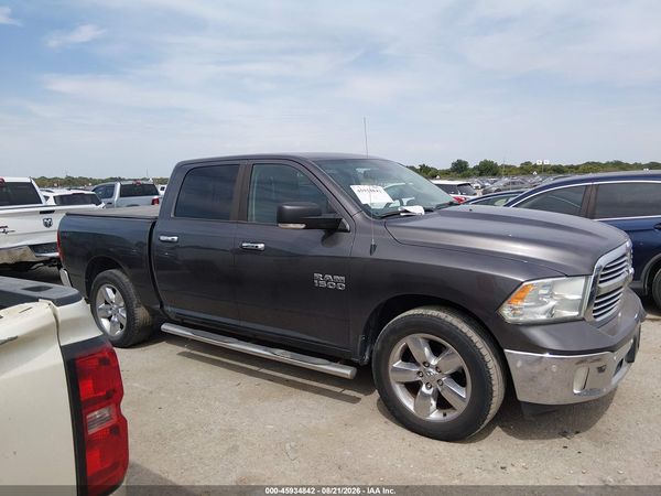 2016 RAM 1500 SLT