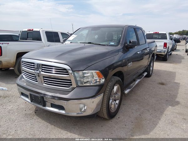 2016 RAM 1500 SLT