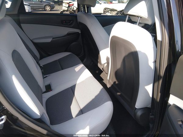2022 HYUNDAI KONA SE