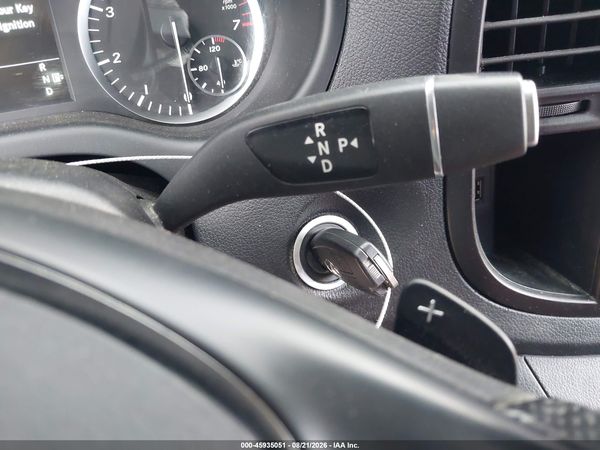 2019 MERCEDES-BENZ METRIS