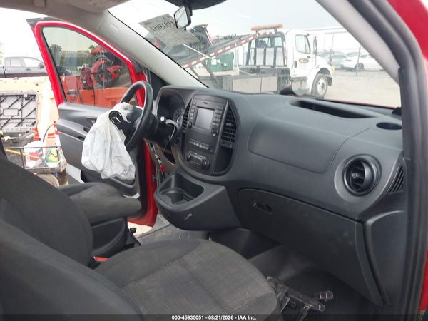 2019 MERCEDES-BENZ METRIS
