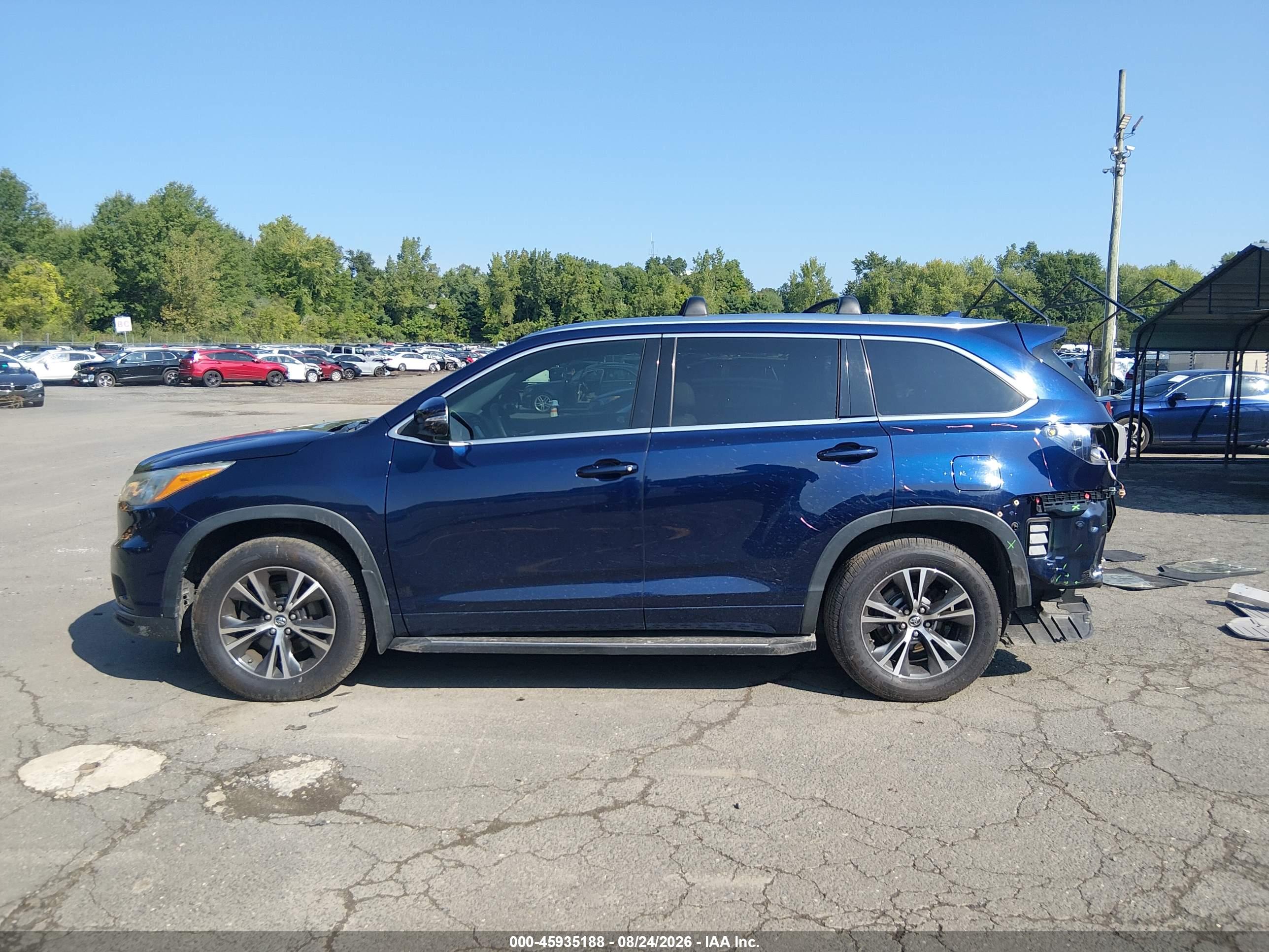2016 TOYOTA HIGHLANDER XLE V6