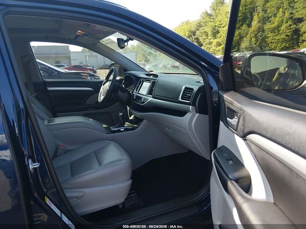 2016 TOYOTA HIGHLANDER XLE V6