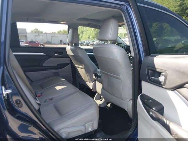 2016 TOYOTA HIGHLANDER XLE V6