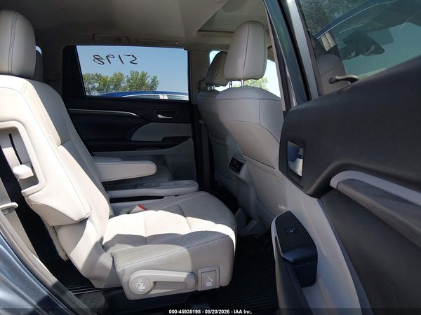 2018 TOYOTA HIGHLANDER LIMITED