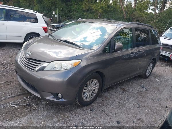 2016 TOYOTA SIENNA — I2