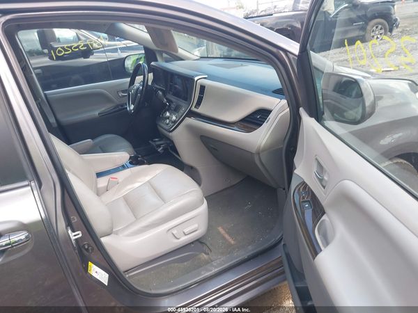 2016 TOYOTA SIENNA XLE 8 PASSENGER — I5