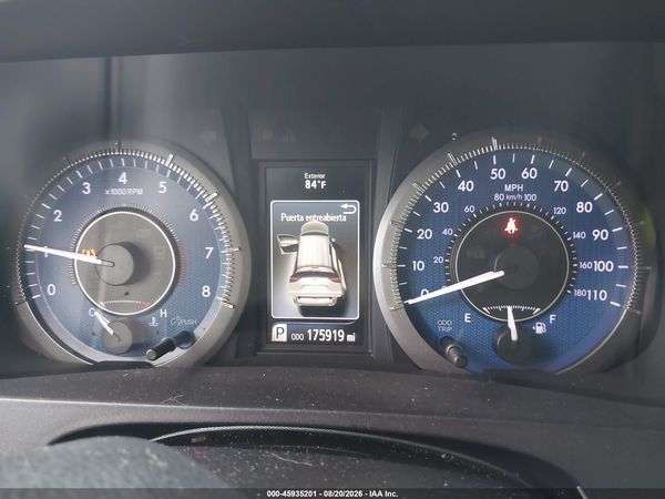 2016 TOYOTA SIENNA XLE 8 PASSENGER — I7