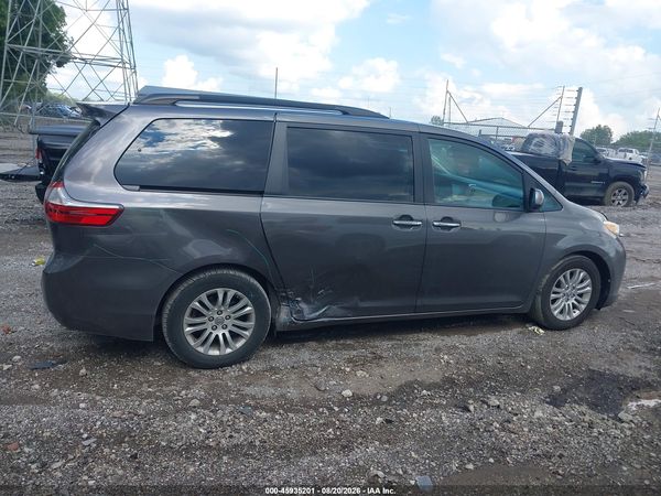 2016 TOYOTA SIENNA XLE 8 PASSENGER — I116