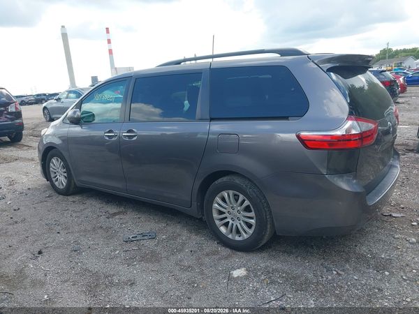 2016 TOYOTA SIENNA XLE 8 PASSENGER — I117