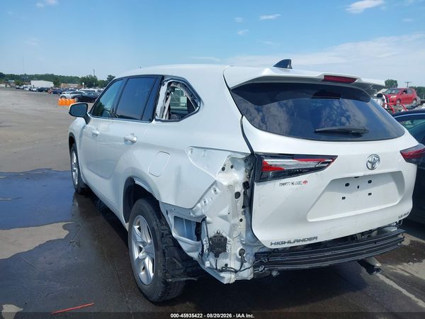 2022 TOYOTA HIGHLANDER LE