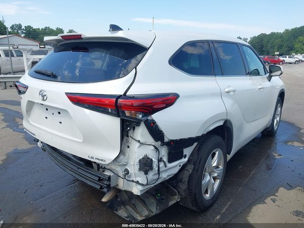 2022 TOYOTA HIGHLANDER LE