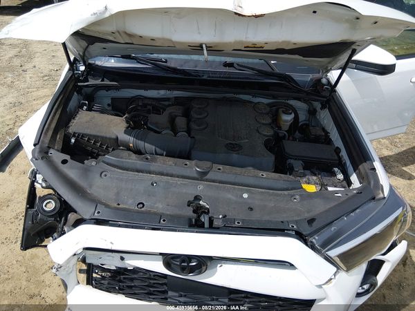 2022 TOYOTA 4RUNNER SR5 — I10