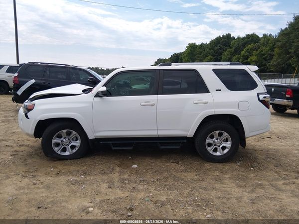 2022 TOYOTA 4RUNNER SR5 — I117