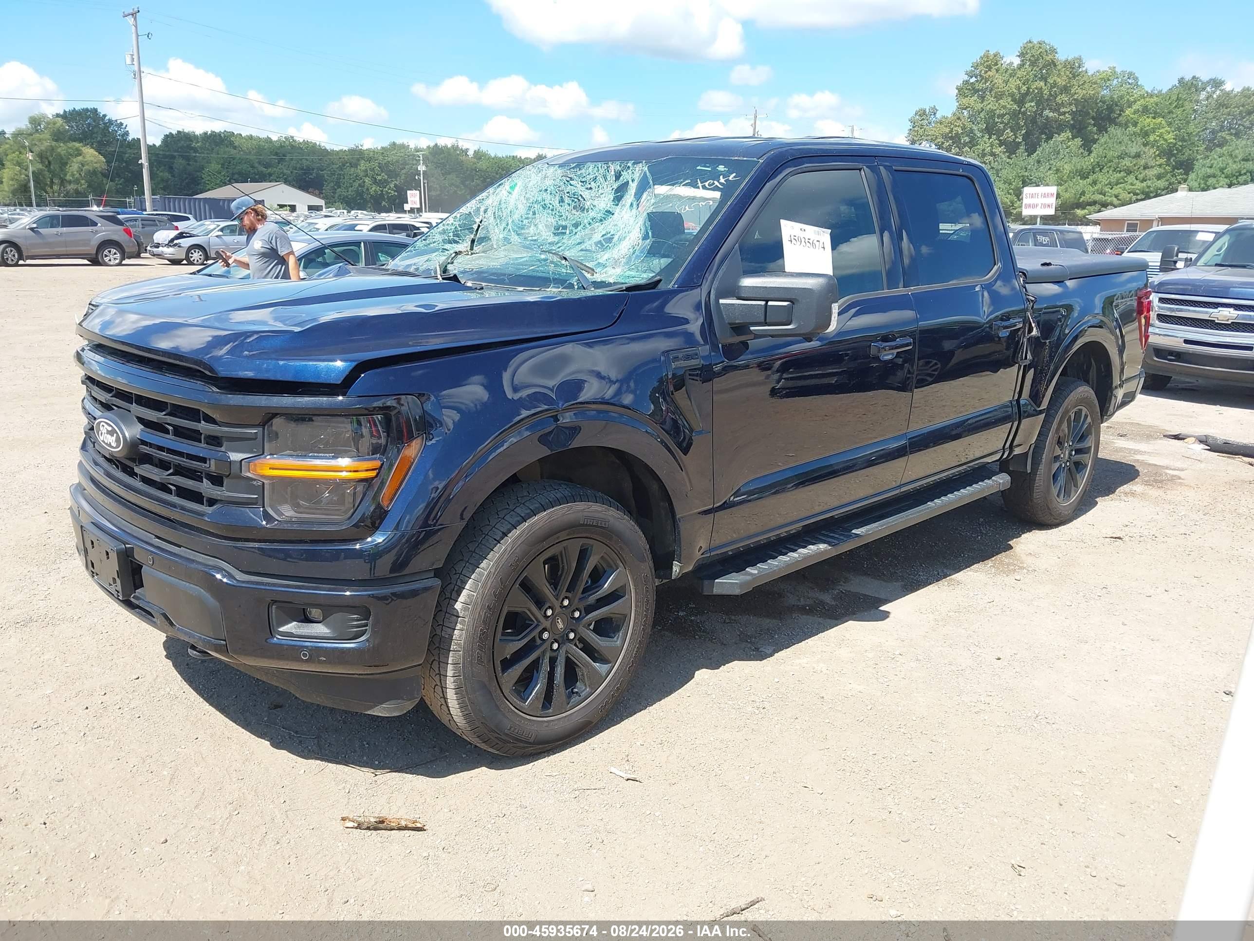 2025 FORD F-150 XLT — I2