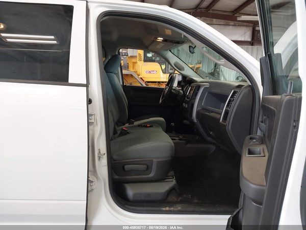 2017 RAM 3500 TRADESMAN  4X4 8' BOX