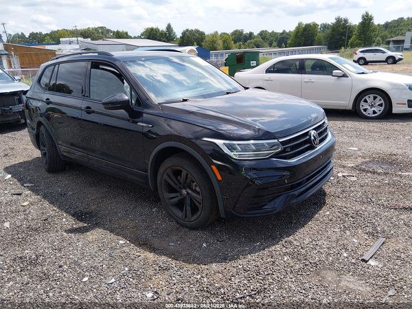 2023 VOLKSWAGEN TIGUAN 2.0T SE R-LINE BLACK — I1