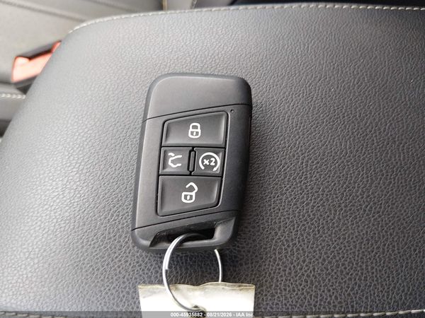 2023 VOLKSWAGEN TIGUAN 2.0T SE R-LINE BLACK — I11