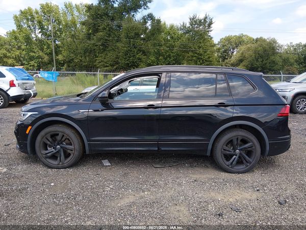 2023 VOLKSWAGEN TIGUAN 2.0T SE R-LINE BLACK — I117
