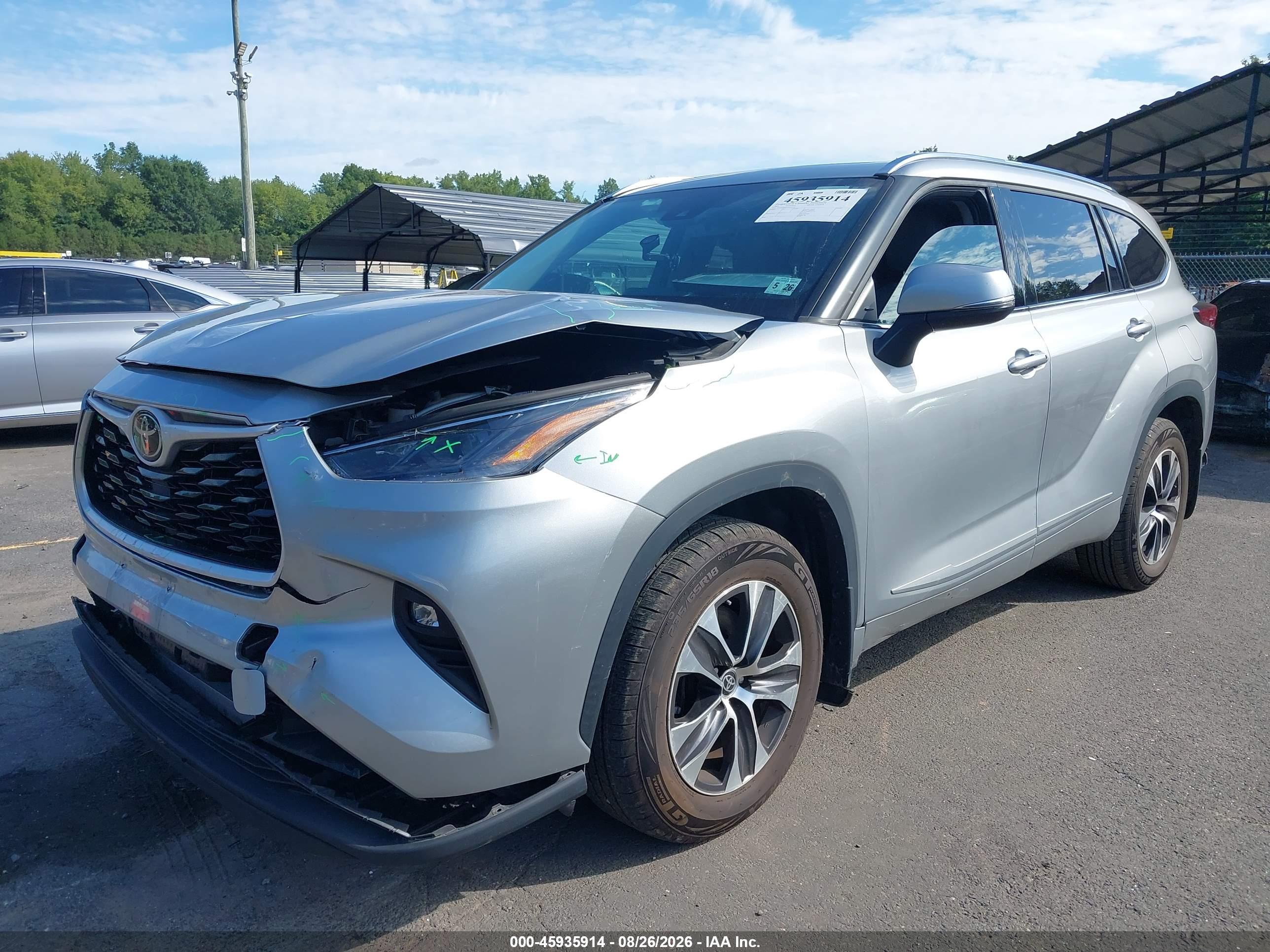 2021 TOYOTA HIGHLANDER XLE — I2