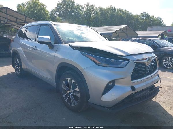 2021 TOYOTA HIGHLANDER XLE — I1