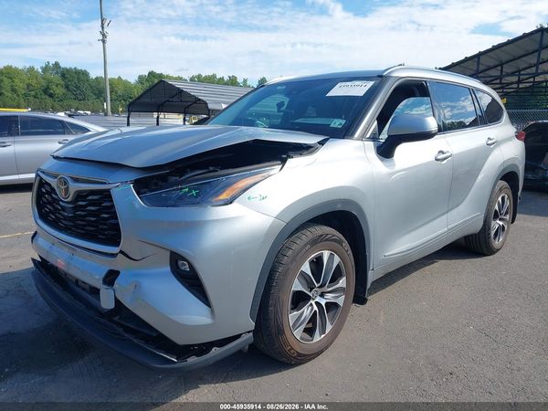 2021 TOYOTA HIGHLANDER XLE — I2