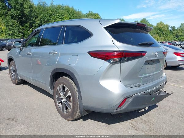 2021 TOYOTA HIGHLANDER XLE — I3