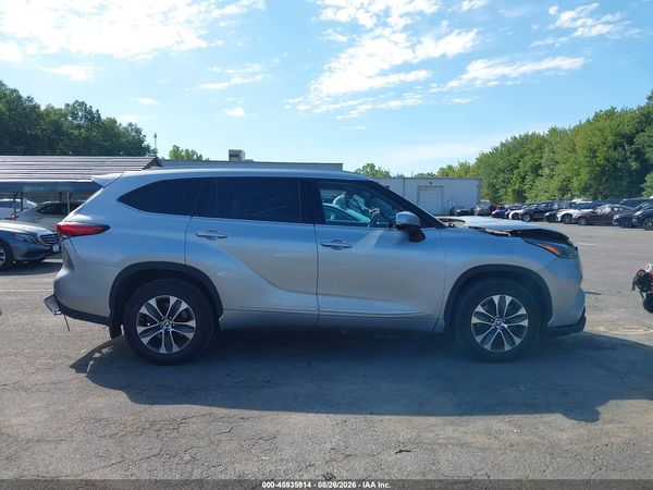 2021 TOYOTA HIGHLANDER XLE — I116