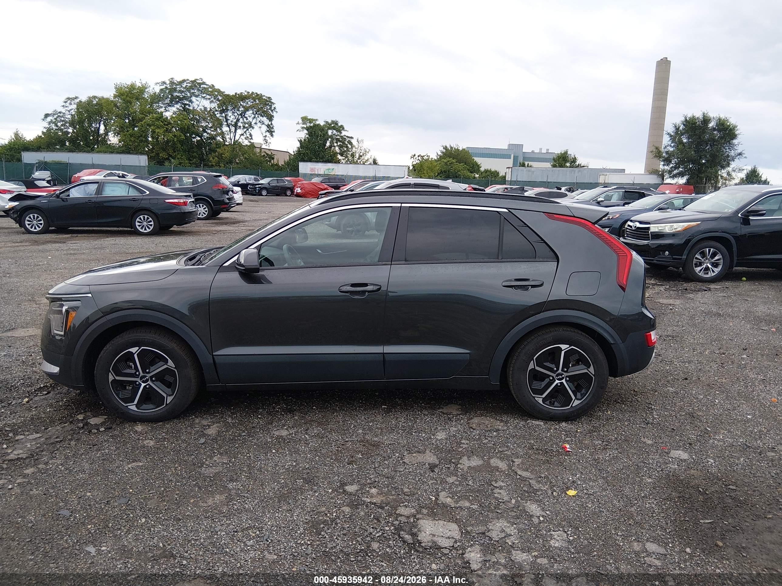 2023 KIA NIRO LX