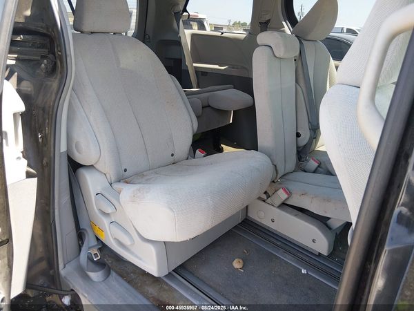 2014 TOYOTA SIENNA LE V6 8 PASSENGER — I8