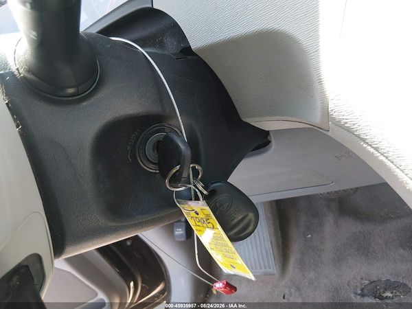 2014 TOYOTA SIENNA LE V6 8 PASSENGER — I11