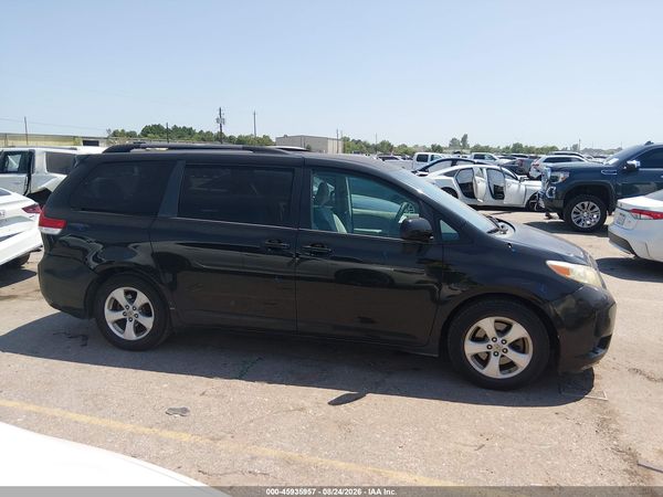 2014 TOYOTA SIENNA LE V6 8 PASSENGER — I116